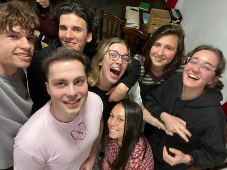 Mladi iz več držav v Peterlougu razpravljali o medijski pismenosti 1